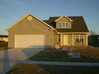 10 Delmar Dr., Clinton, IL 61727