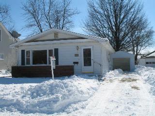 606 W South, Clinton, IL 61727
