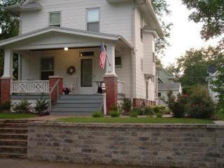 109 Fairview Ave., Bloomington, IL 61701