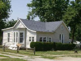 422 W Washington 422l, Clinton, IL 61727