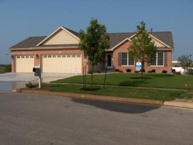 1613 Myra Ln., Bloomington, IL 61704