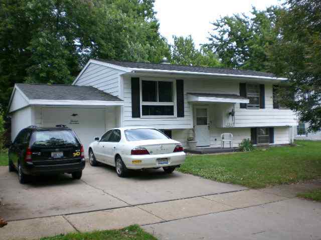 1317 Glenwood Rd., Bloomington, IL 61704