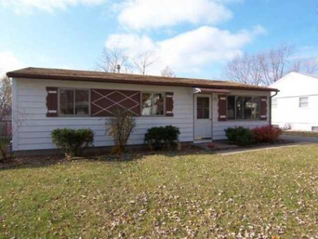 1308 Glenwood Rd., Bloomington, IL 61704