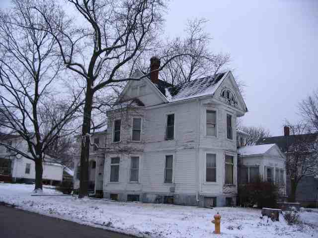 613 W Market St., Bloomington, IL 61704