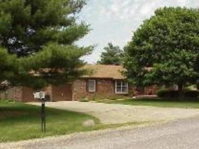 8 Oak Dr., Clinton, IL 61727