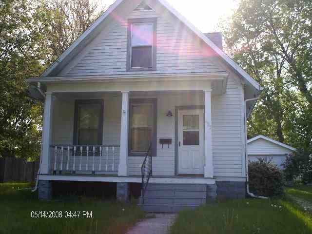 605 S Maple St., Bloomington, IL 61701