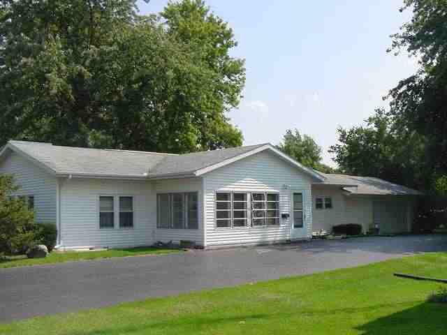 66 W Fifth, El Paso, IL 61738