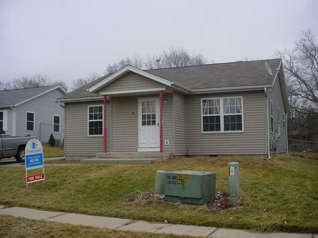 8 Partner Pl., Bloomington, IL 61701