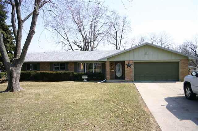 18 Grandview Dr., Normal, IL 61761