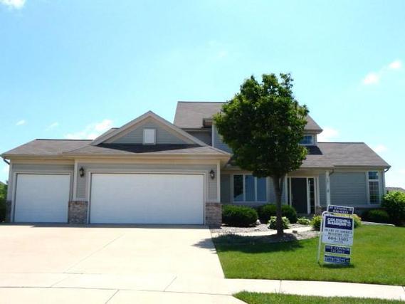 17 Treyburn, Bloomington, IL 61704