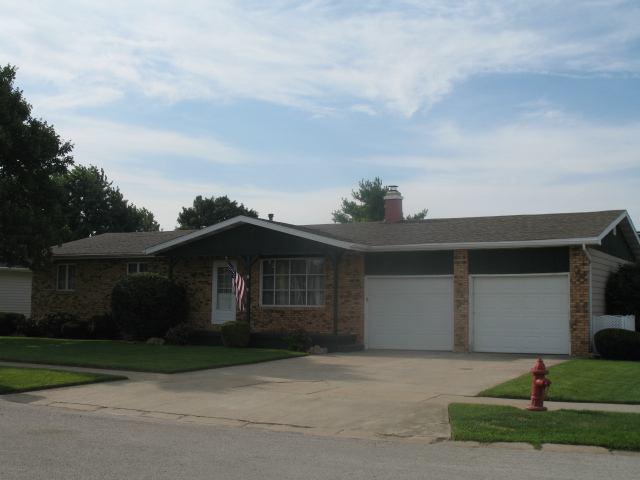 8 Arcadia Ct., Clinton, IL 61727