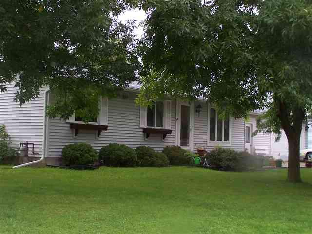 1 Deerfield Ct., Clinton, IL 61727