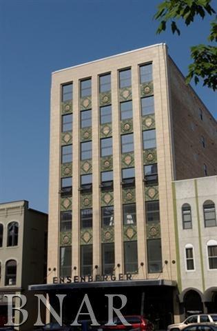 212 N Center #205, Bloomington, IL 61701