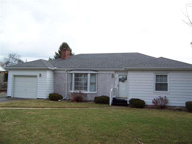 407 S White St., Mackinaw, IL 61755