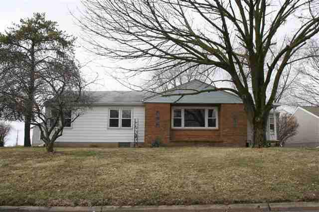 608 S Monroe St., Mackinaw, IL 61755