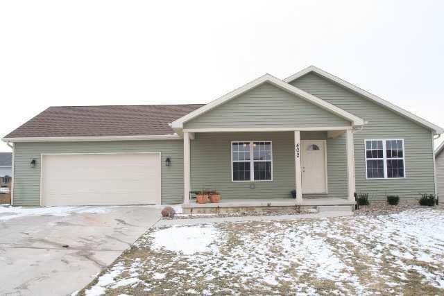 402 Newcastle, Mackinaw, IL 61755