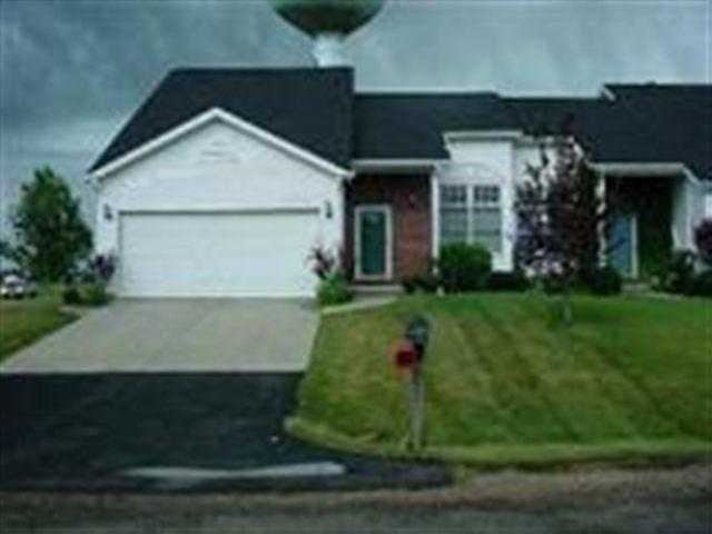 901 Country Ln., Leroy, IL 61752