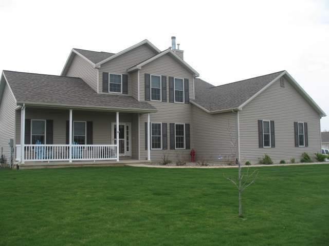 9870 North Ridge Cir., Clinton, IL 61727