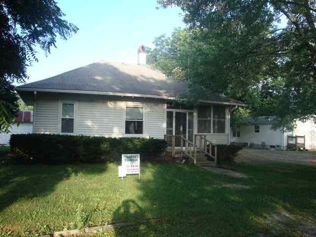 208 N College, Beason, IL 62512