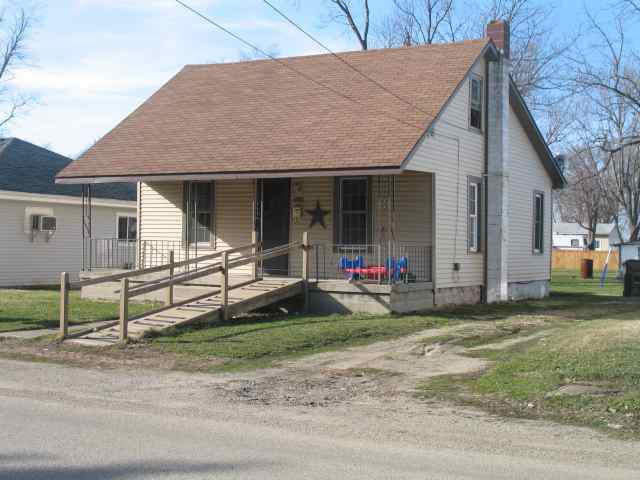 821 E Woodlawn, Clinton, IL 61727
