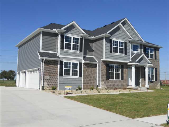 1206 Silver Oak Cir., Normal, IL 61761