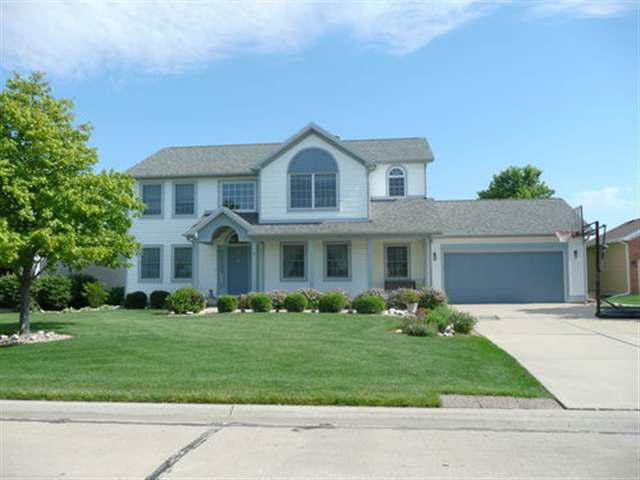 7 Cove Pointe Ct., Bloomington, IL 61704