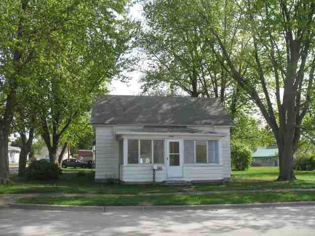 1318 E Washington St., Clinton, IL 61727