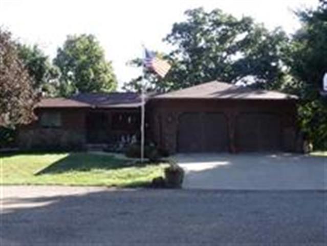 24 Cheshire Dr., Mackinaw, IL 61755