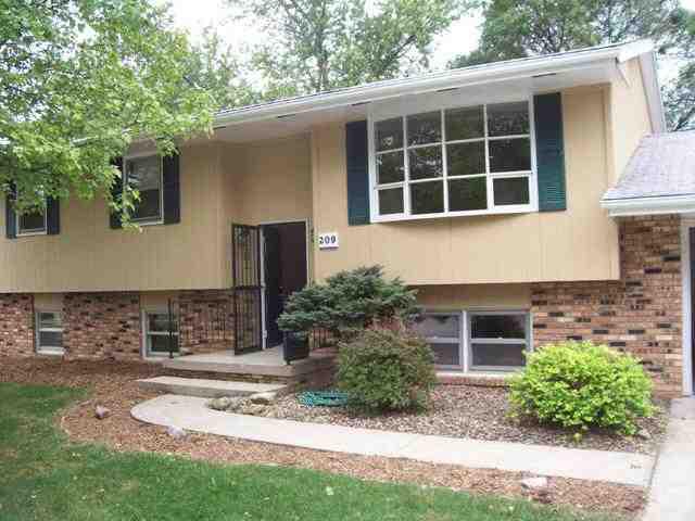 209 Sandra Ln., Normal, IL 61761
