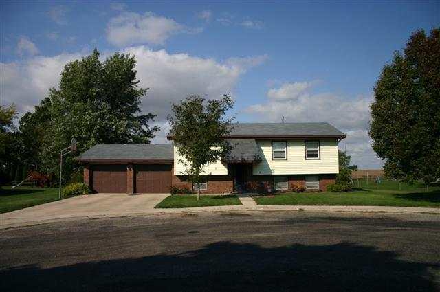 3 Supreme Ct., Leroy, IL 61752