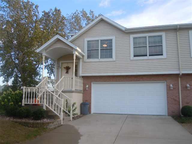 19 Shire Ct., Bloomington, IL 61701