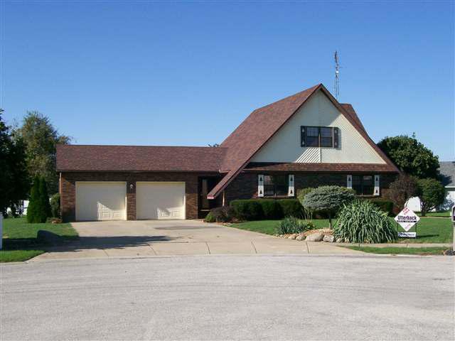 12 Arcadia Ct., Clinton, IL 61727
