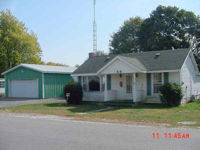 56 W Clay, El Paso, IL 61738