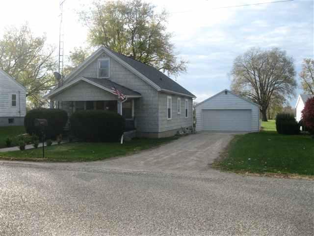 10679 Quinn St., Shirley, IL 61772