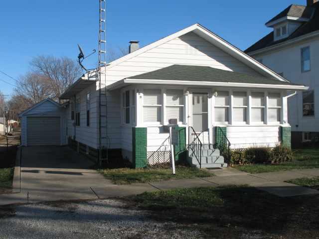 108 S Elizabeth St., Clinton, IL 61727