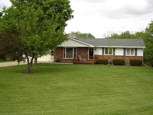 9402 Polaris Dr., Bloomington, IL 61705