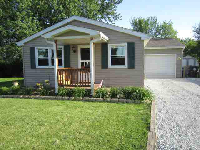 5 Willow Dr., Clinton, IL 61727
