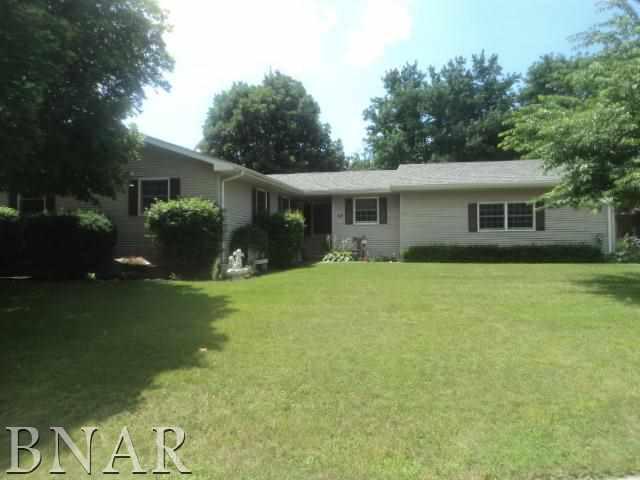 53 Hillcrest Dr., Clinton, IL 61727