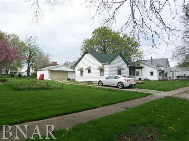 515 E Market, Farmer City, IL 61842