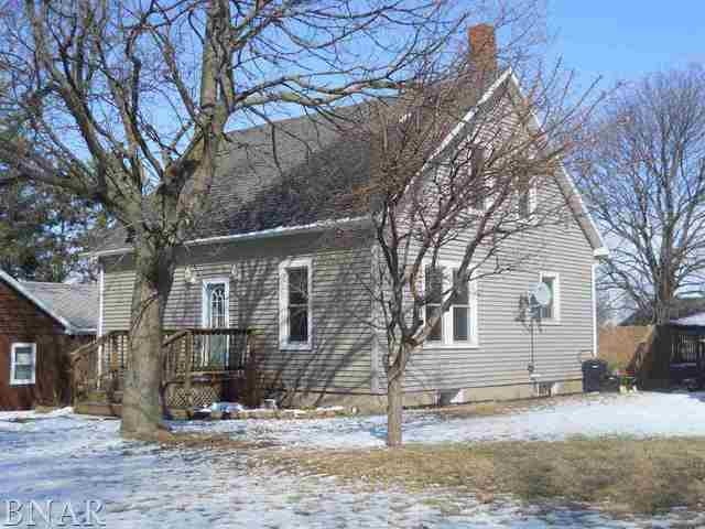 704 N State, Roanoke, IL 61561