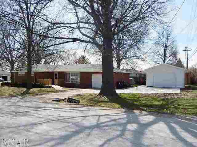 40 Hickory Dr., Clinton, IL 61727