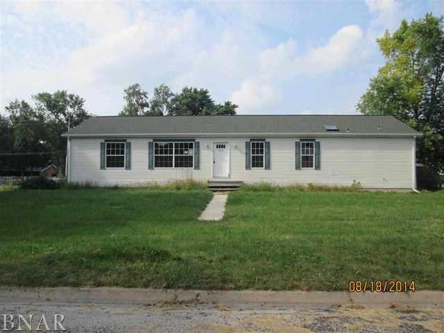215 E James, Forrest, IL 61741