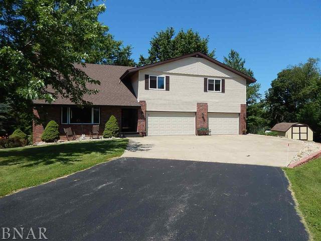 5401 Hickory Manor Ln., Clinton, IL 61727