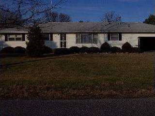 607 E Wood St., Colfax, IL 61728