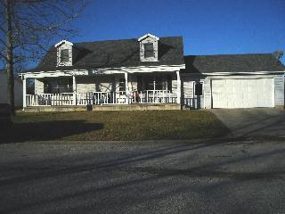 4 Deerfield Ct., Clinton, IL 61727