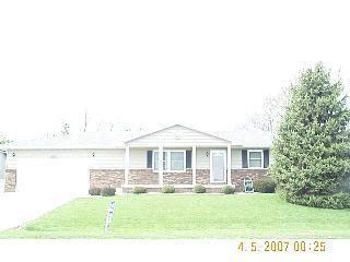 201 Kenneth Dr., Hudson, IL 61748