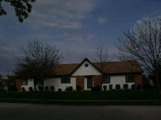 3405 Fountain Lake, Bloomington, IL 61704