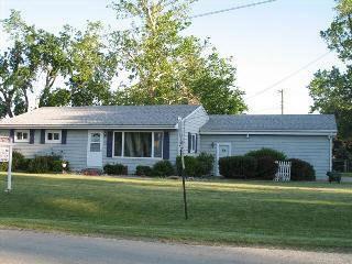 34 Hickory, Clinton, IL 61727