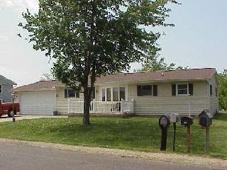Bx 76 Rr 2 Bx 76a, Clinton, IL 61727