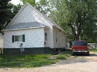 919 E Clay, Clinton, IL 61727